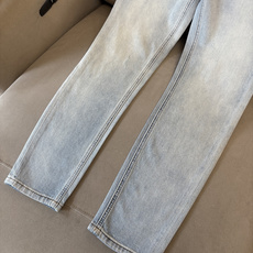 专柜🆕2026春夏设计推荐 热卖牛仔裤🆕柔软亲肤面料 奢华头层牛皮腰牌 经典蓝洗水 专柜限量款 奢华感订 专柜🆕2026春夏设计推荐 热卖牛仔裤🆕柔软亲肤面料 奢华头层牛皮腰牌 经典蓝洗水 专柜限量款 奢华感订