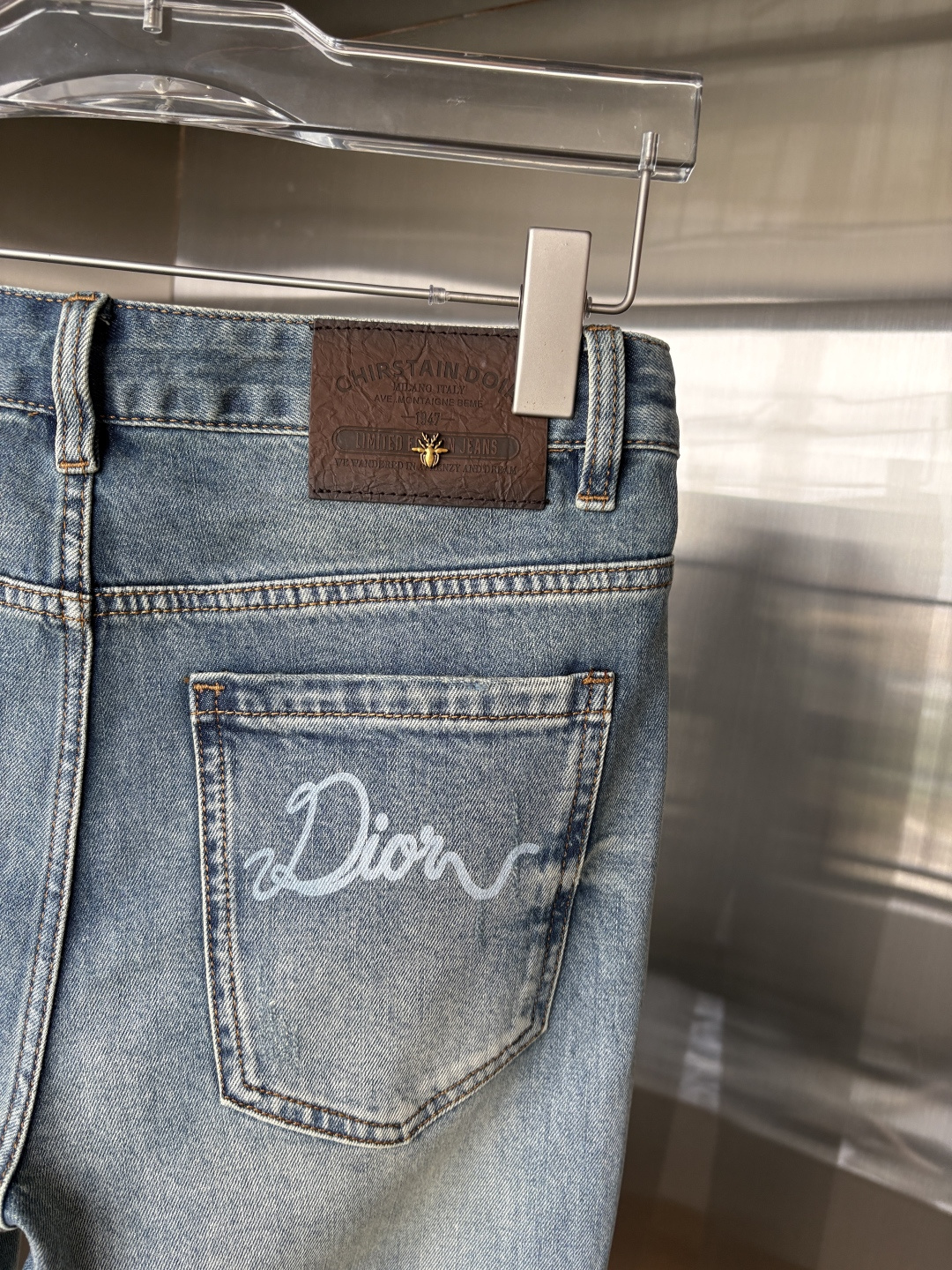 专柜🆕2026春夏设计推荐 热卖牛仔裤🆕柔软亲肤面料 奢华头层牛皮腰牌 经典蓝洗水 专柜限量款 奢华感订