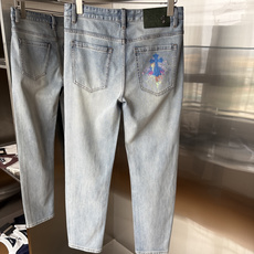 专柜🆕2026春夏设计推荐 热卖牛仔裤🆕柔软亲肤面料 奢华头层牛皮腰牌 经典蓝洗水 专柜限量款 奢华感订 专柜🆕2026春夏设计推荐 热卖牛仔裤🆕柔软亲肤面料 奢华头层牛皮腰牌 经典蓝洗水 专柜限量款 奢华感订