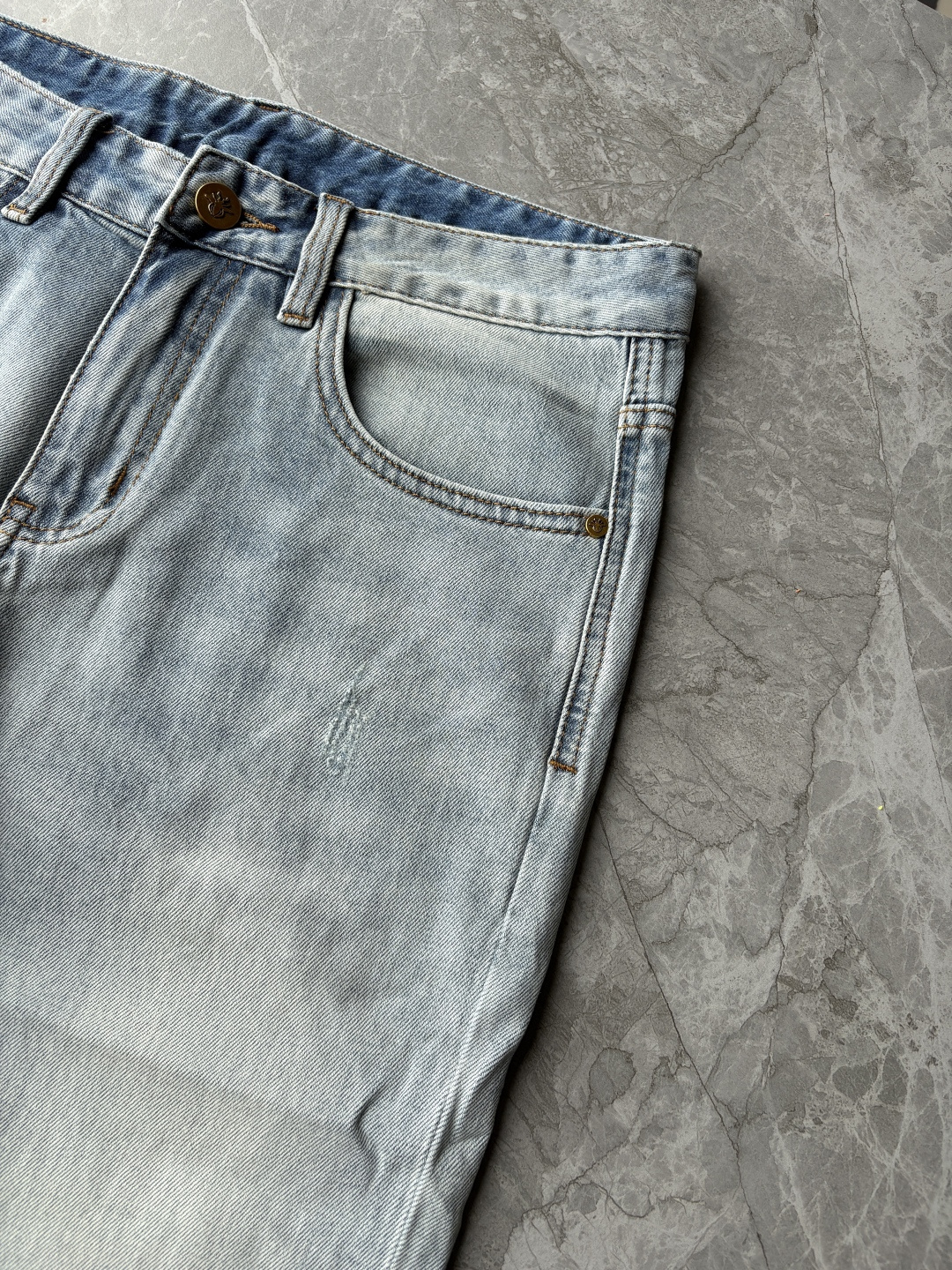 专柜🆕2026春夏设计推荐 热卖牛仔裤🆕柔软亲肤面料 奢华头层牛皮腰牌 经典蓝洗水 专柜限量款 奢华感订