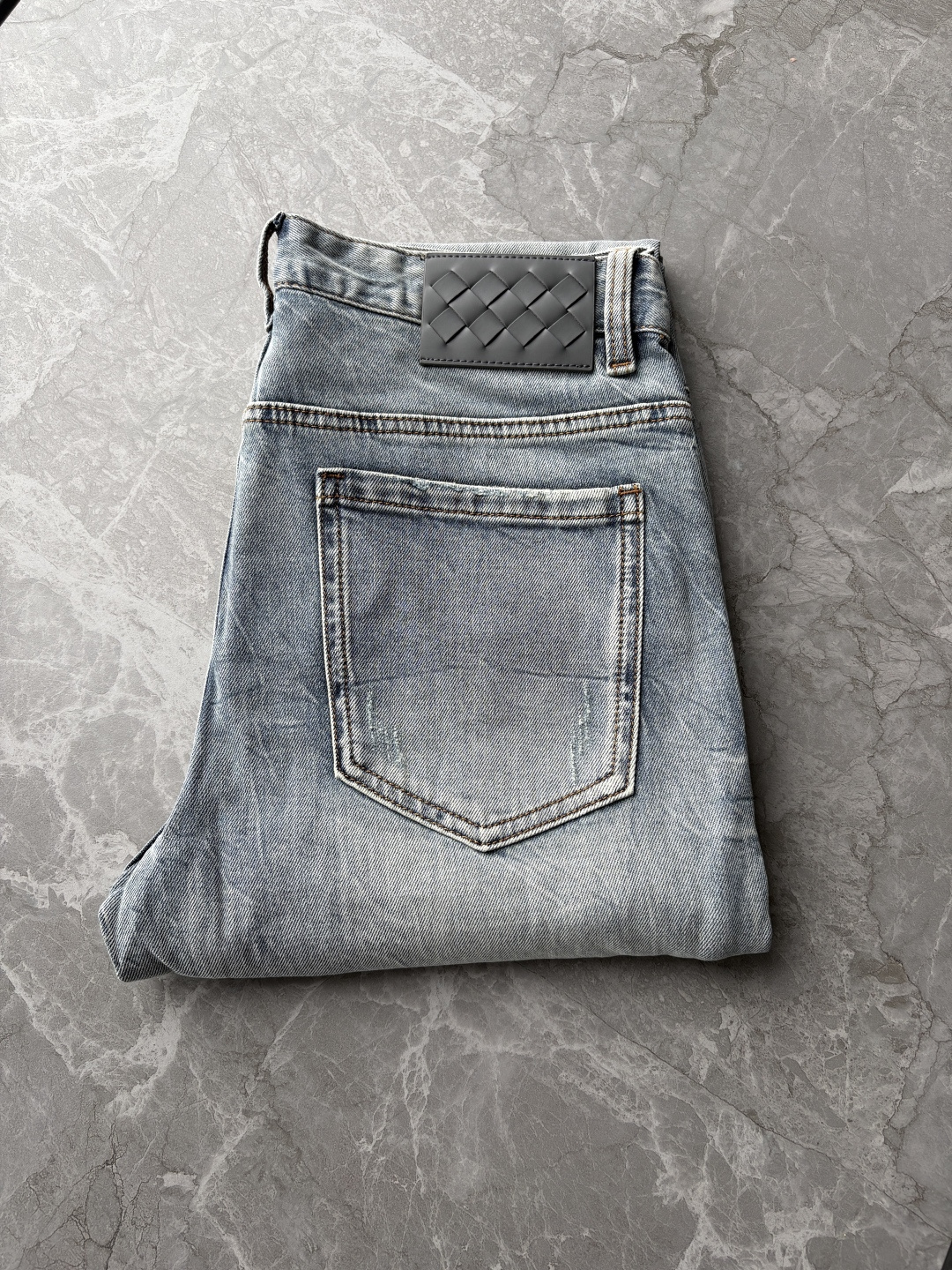 专柜🆕2026春夏设计推荐 热卖牛仔裤🆕柔软亲肤面料 奢华头层牛皮腰牌 经典蓝洗水 专柜限量款 奢华感订