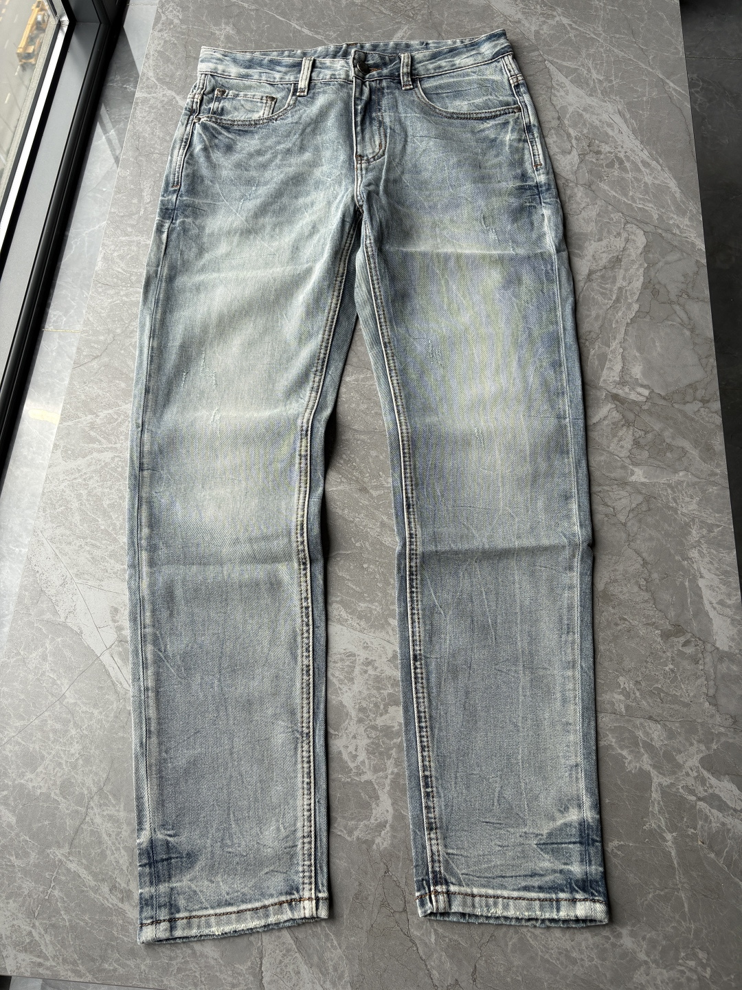 专柜🆕2026春夏设计推荐 热卖牛仔裤🆕柔软亲肤面料 奢华头层牛皮腰牌 经典蓝洗水 专柜限量款 奢华感订