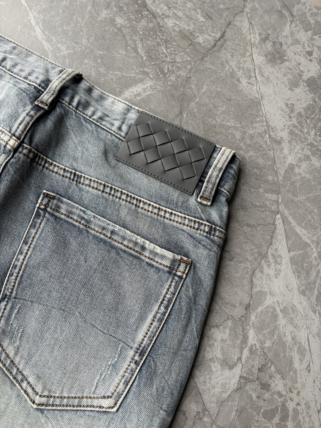 专柜🆕2026春夏设计推荐 热卖牛仔裤🆕柔软亲肤面料 奢华头层牛皮腰牌 经典蓝洗水 专柜限量款 奢华感订