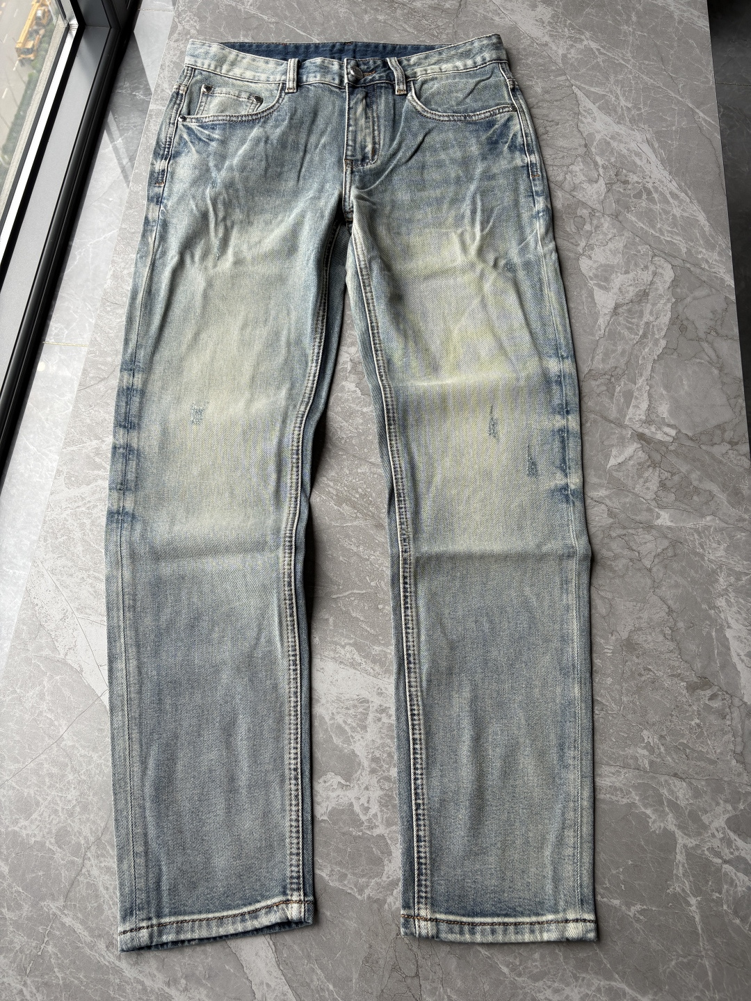 专柜🆕2026春夏设计推荐 热卖牛仔裤🆕柔软亲肤面料 奢华头层牛皮腰牌 经典蓝洗水 专柜限量款 奢华感订