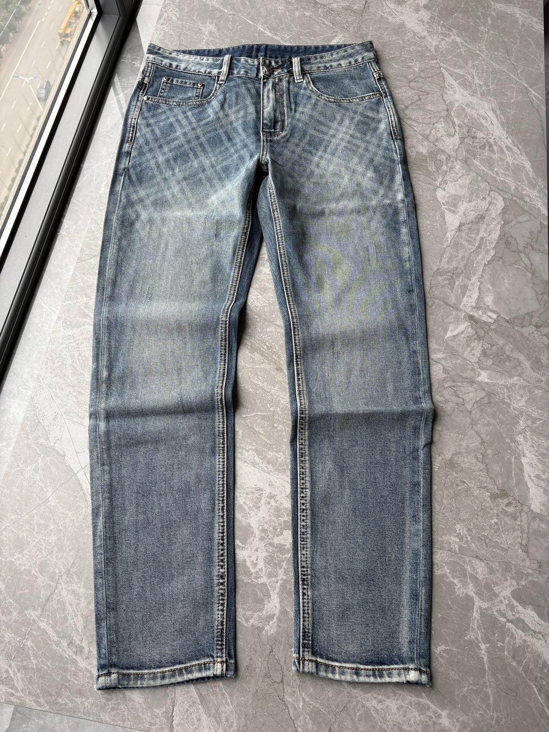 专柜🆕2026春夏设计推荐 热卖牛仔裤🆕柔软亲肤面料 奢华头层牛皮腰牌 经典蓝洗水 专柜限量款 奢华感订