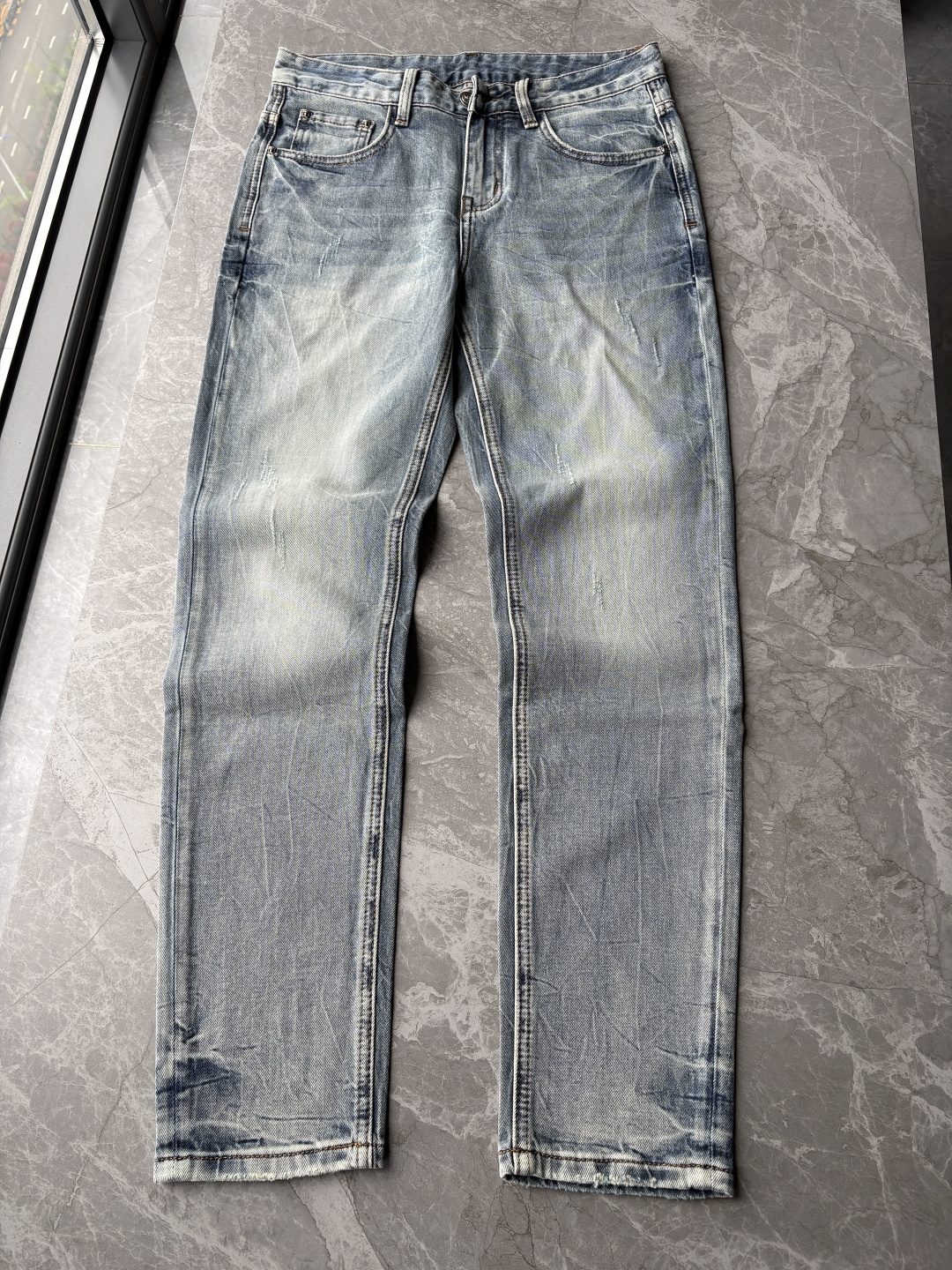 专柜🆕2026春夏设计推荐 热卖牛仔裤🆕柔软亲肤面料 奢华头层牛皮腰牌 经典蓝洗水 专柜限量款 奢华感订