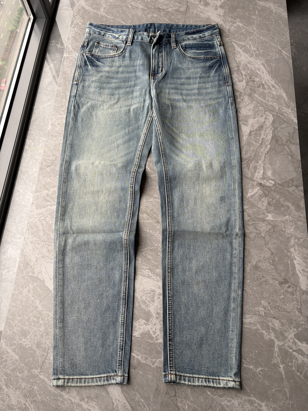 专柜🆕2026春夏设计推荐 热卖牛仔裤🆕柔软亲肤面料 奢华头层牛皮腰牌 经典蓝洗水 专柜限量款 奢华感订