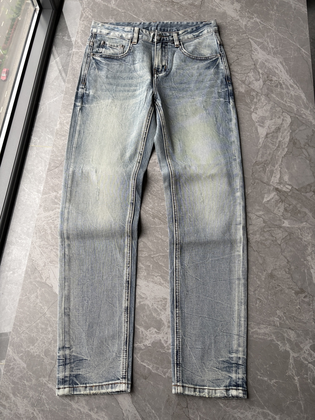 专柜🆕2026春夏设计推荐 热卖牛仔裤🆕柔软亲肤面料 奢华头层牛皮腰牌 经典蓝洗水 专柜限量款 奢华感订