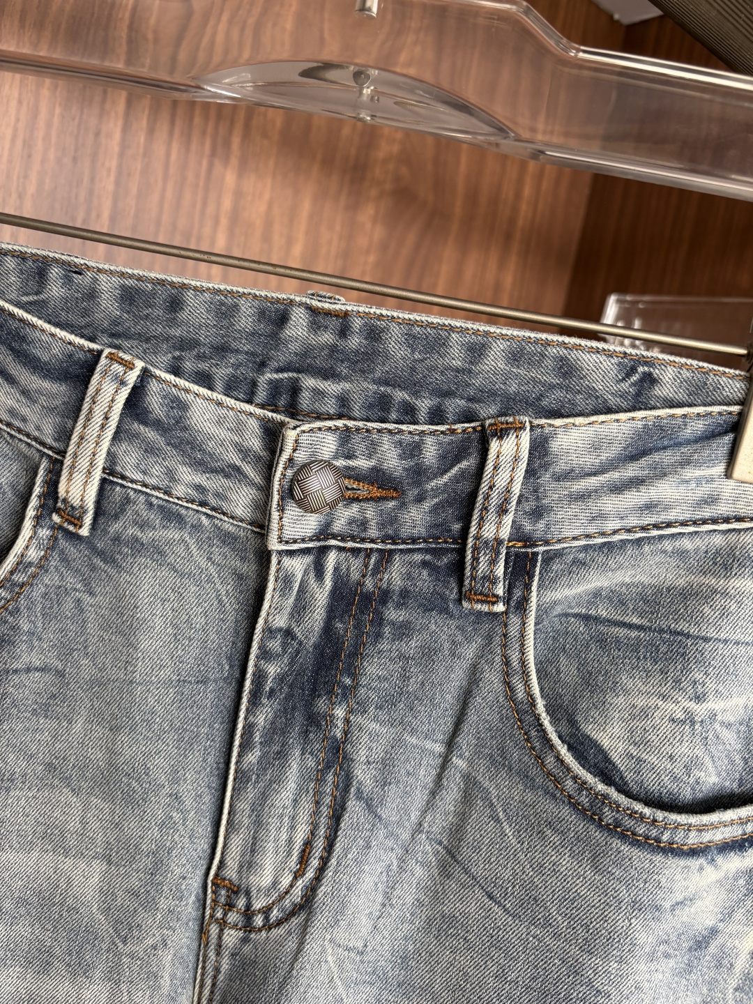 专柜🆕2026春夏设计推荐 热卖牛仔裤🆕柔软亲肤面料 奢华头层牛皮腰牌 经典蓝洗水 专柜限量款 奢华感订