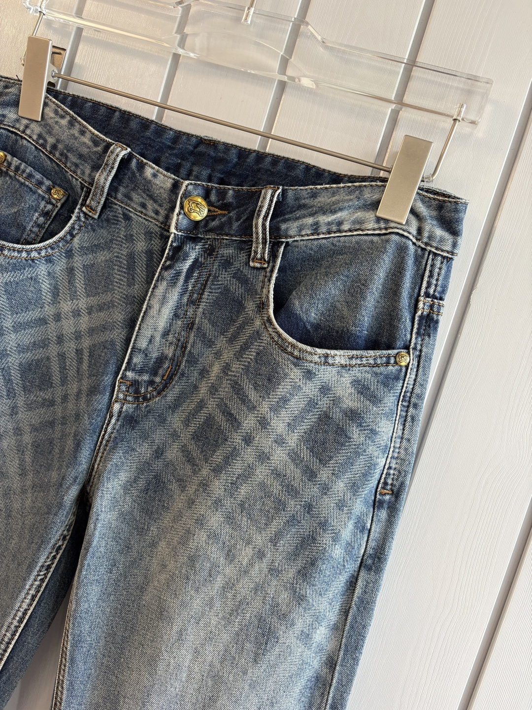 专柜🆕2026春夏设计推荐 热卖牛仔裤🆕柔软亲肤面料 奢华头层牛皮腰牌 经典蓝洗水 专柜限量款 奢华感订