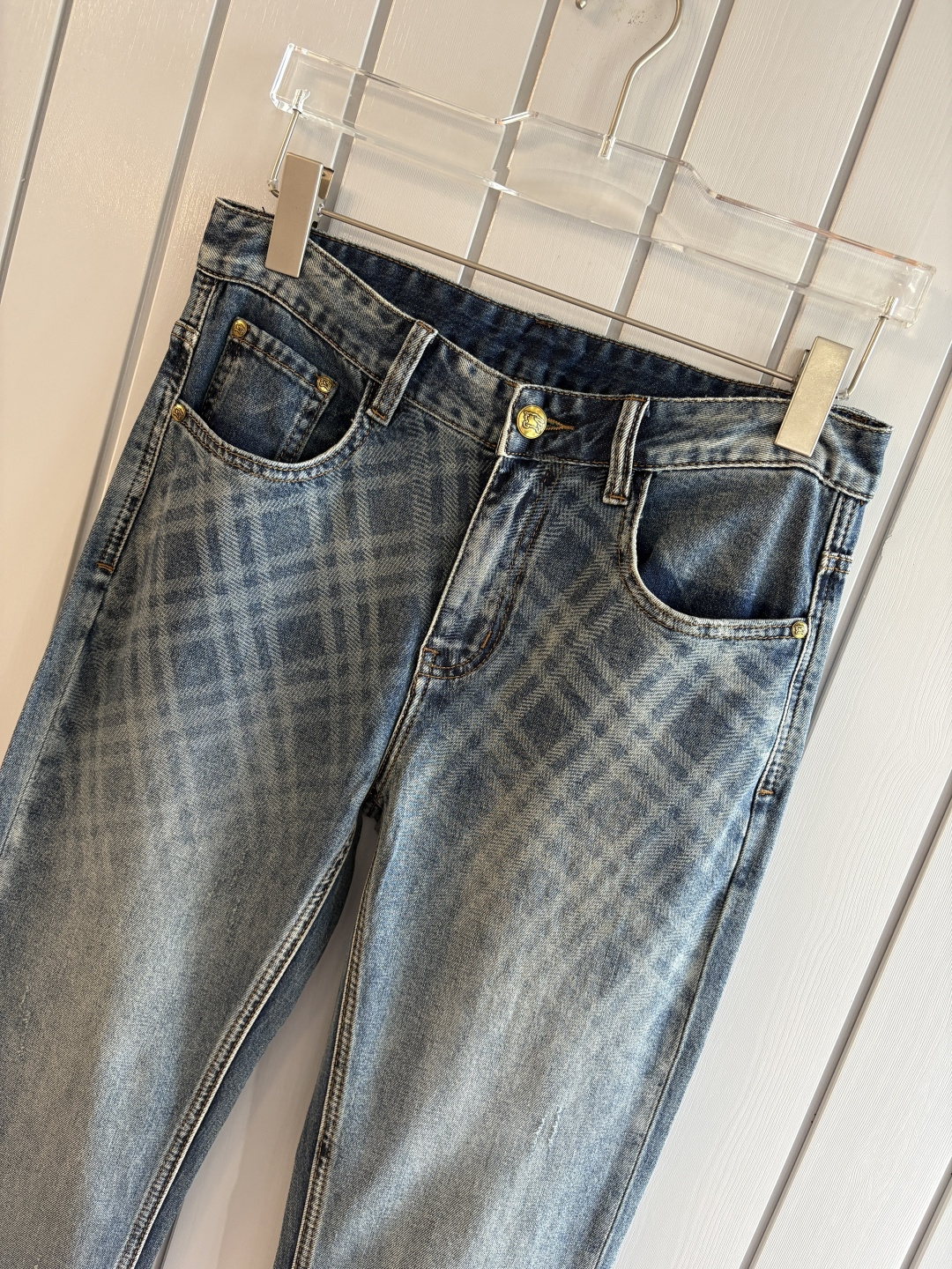 专柜🆕2026春夏设计推荐 热卖牛仔裤🆕柔软亲肤面料 奢华头层牛皮腰牌 经典蓝洗水 专柜限量款 奢华感订
