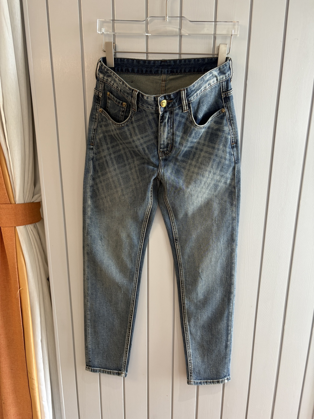 专柜🆕2026春夏设计推荐 热卖牛仔裤🆕柔软亲肤面料 奢华头层牛皮腰牌 经典蓝洗水 专柜限量款 奢华感订