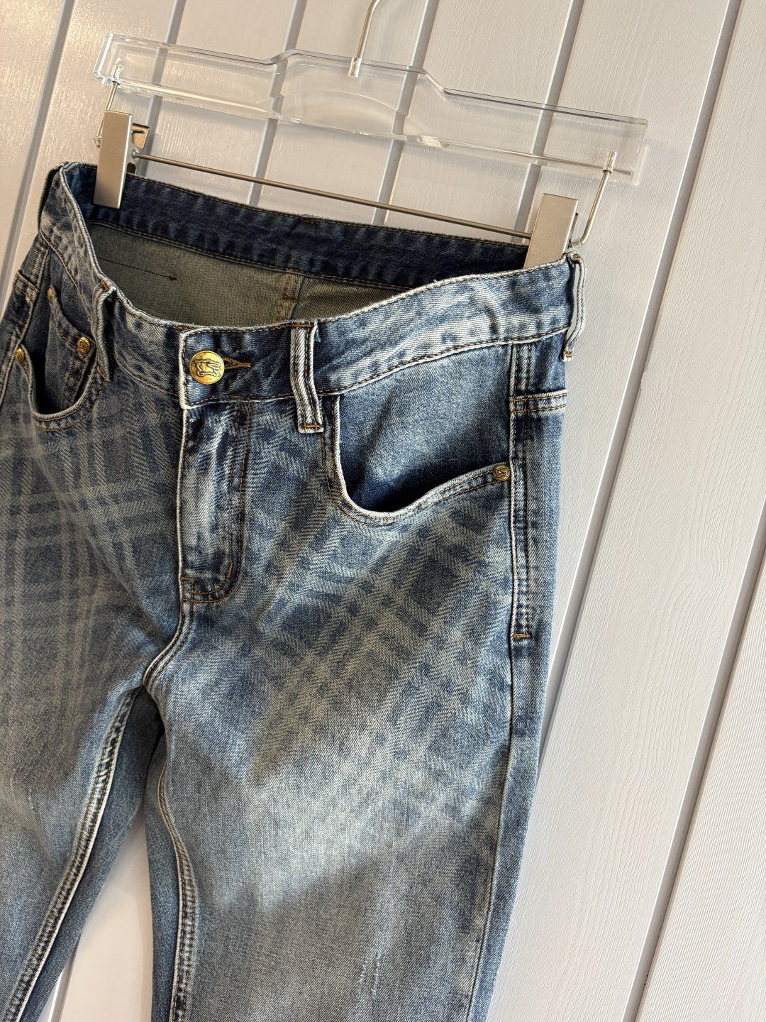 专柜🆕2026春夏设计推荐 热卖牛仔裤🆕柔软亲肤面料 奢华头层牛皮腰牌 经典蓝洗水 专柜限量款 奢华感订