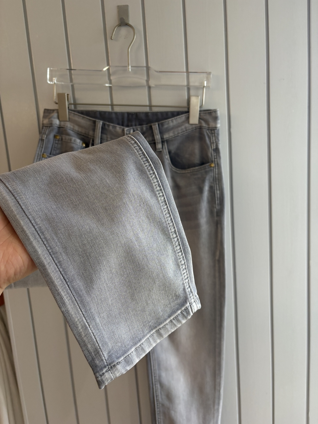 专柜🆕2026春夏设计推荐 热卖牛仔裤🆕柔软亲肤面料 奢华头层牛皮腰牌 经典蓝洗水 专柜限量款 奢华感订