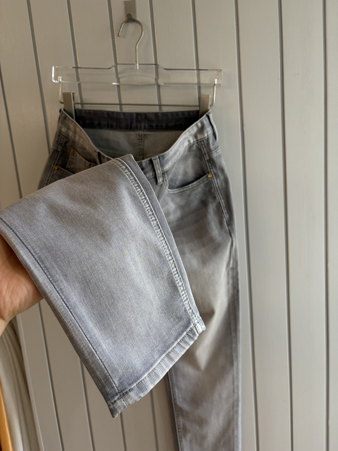 专柜🆕2026春夏设计推荐 热卖牛仔裤🆕柔软亲肤面料 奢华头层牛皮腰牌 经典蓝洗水 专柜限量款 奢华感订