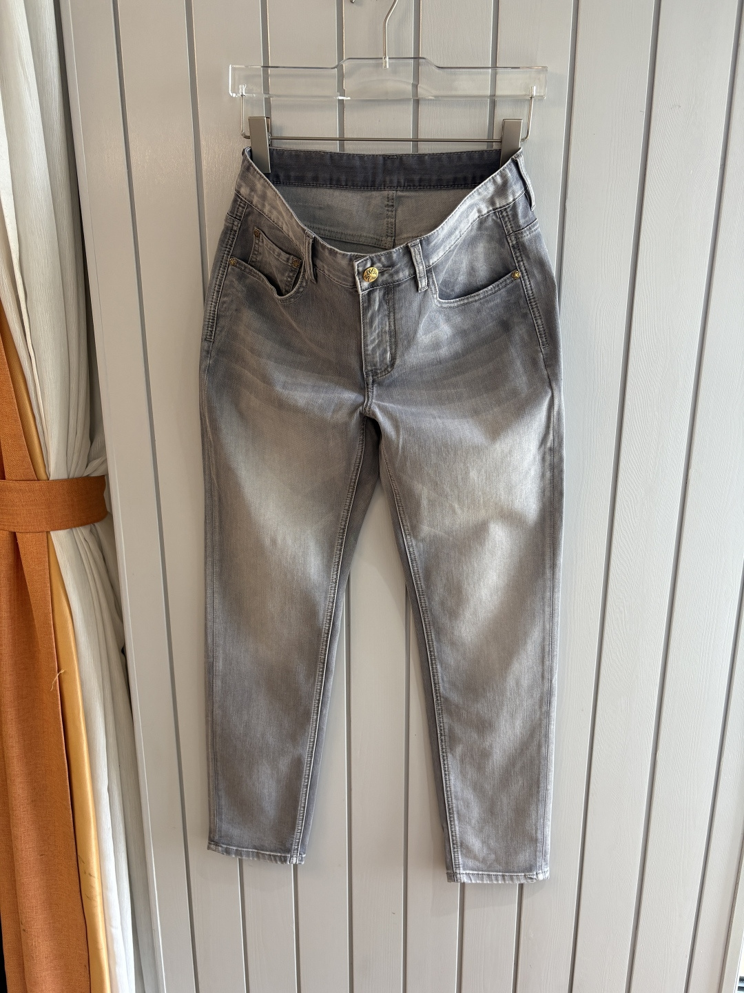 专柜🆕2026春夏设计推荐 热卖牛仔裤🆕柔软亲肤面料 奢华头层牛皮腰牌 经典蓝洗水 专柜限量款 奢华感订