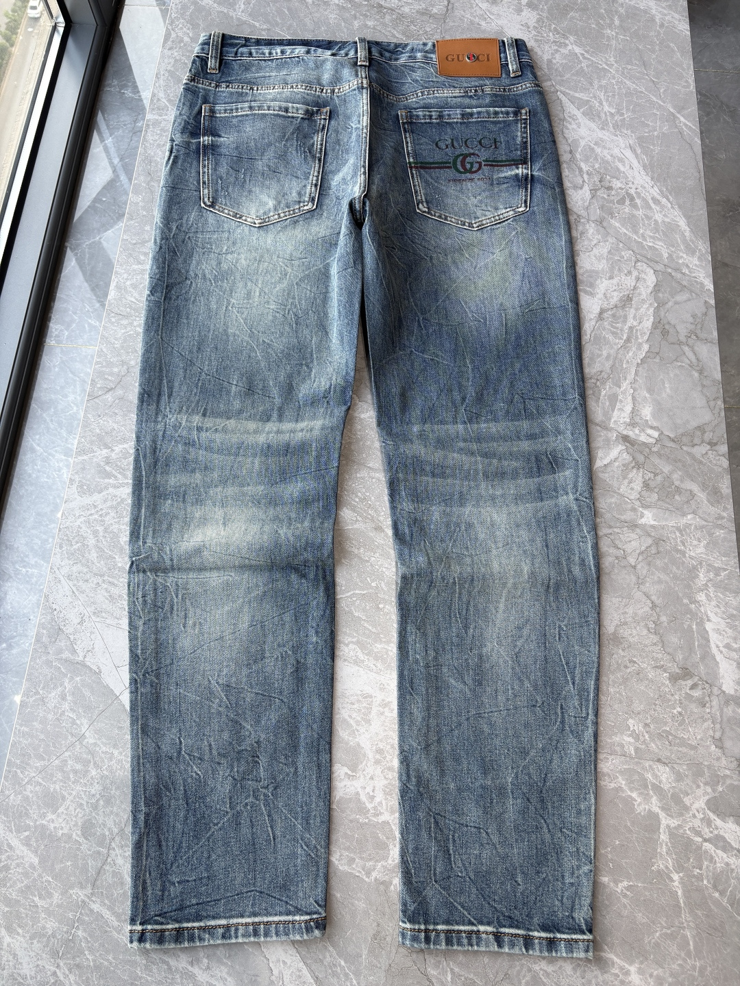 专柜🆕2026春夏设计推荐 热卖牛仔裤🆕柔软亲肤面料 奢华头层牛皮腰牌 经典蓝洗水 专柜限量款 奢华感订