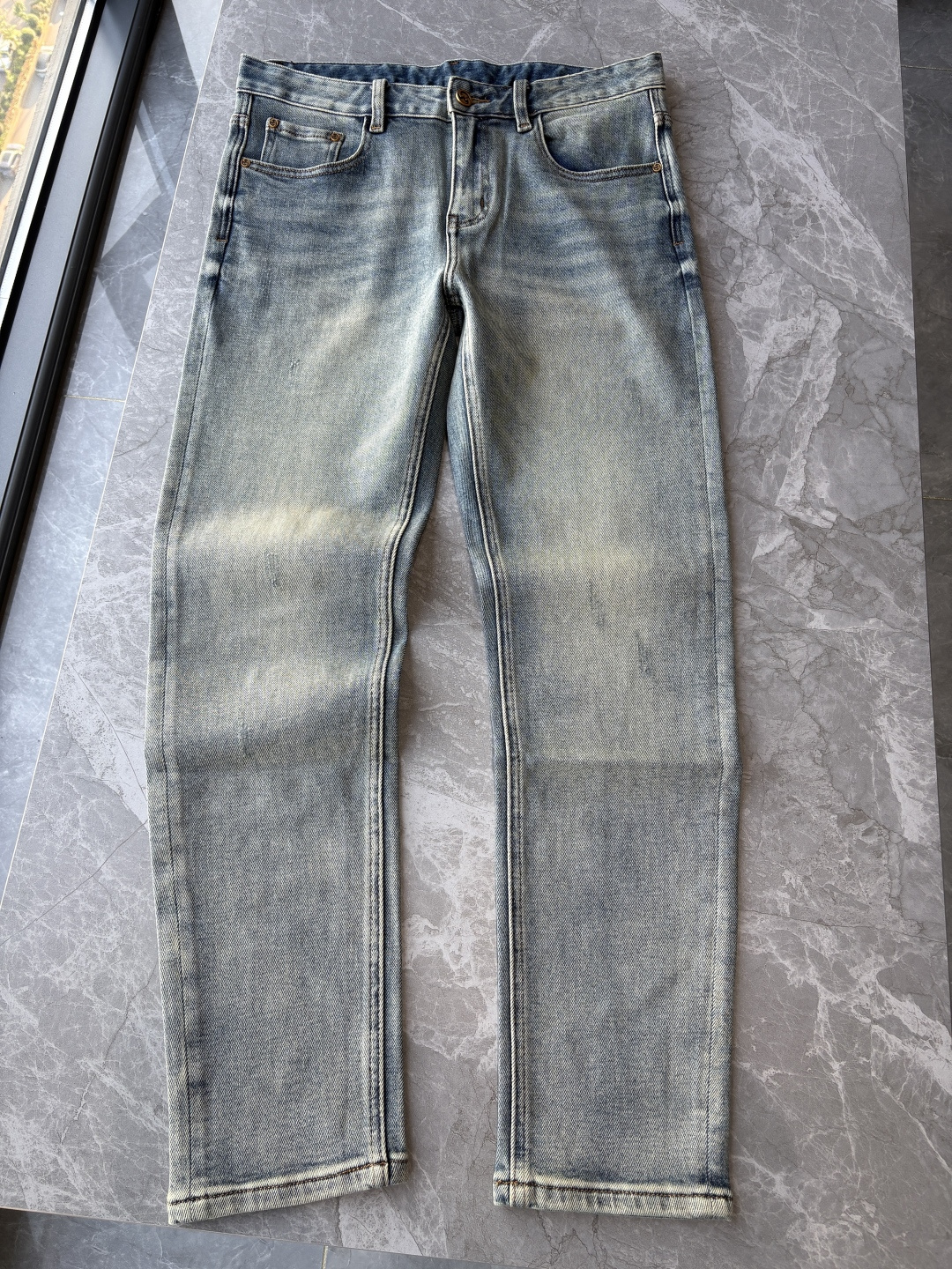 专柜🆕2026春夏设计推荐 热卖牛仔裤🆕柔软亲肤面料 奢华头层牛皮腰牌 经典蓝洗水 专柜限量款 奢华感订
