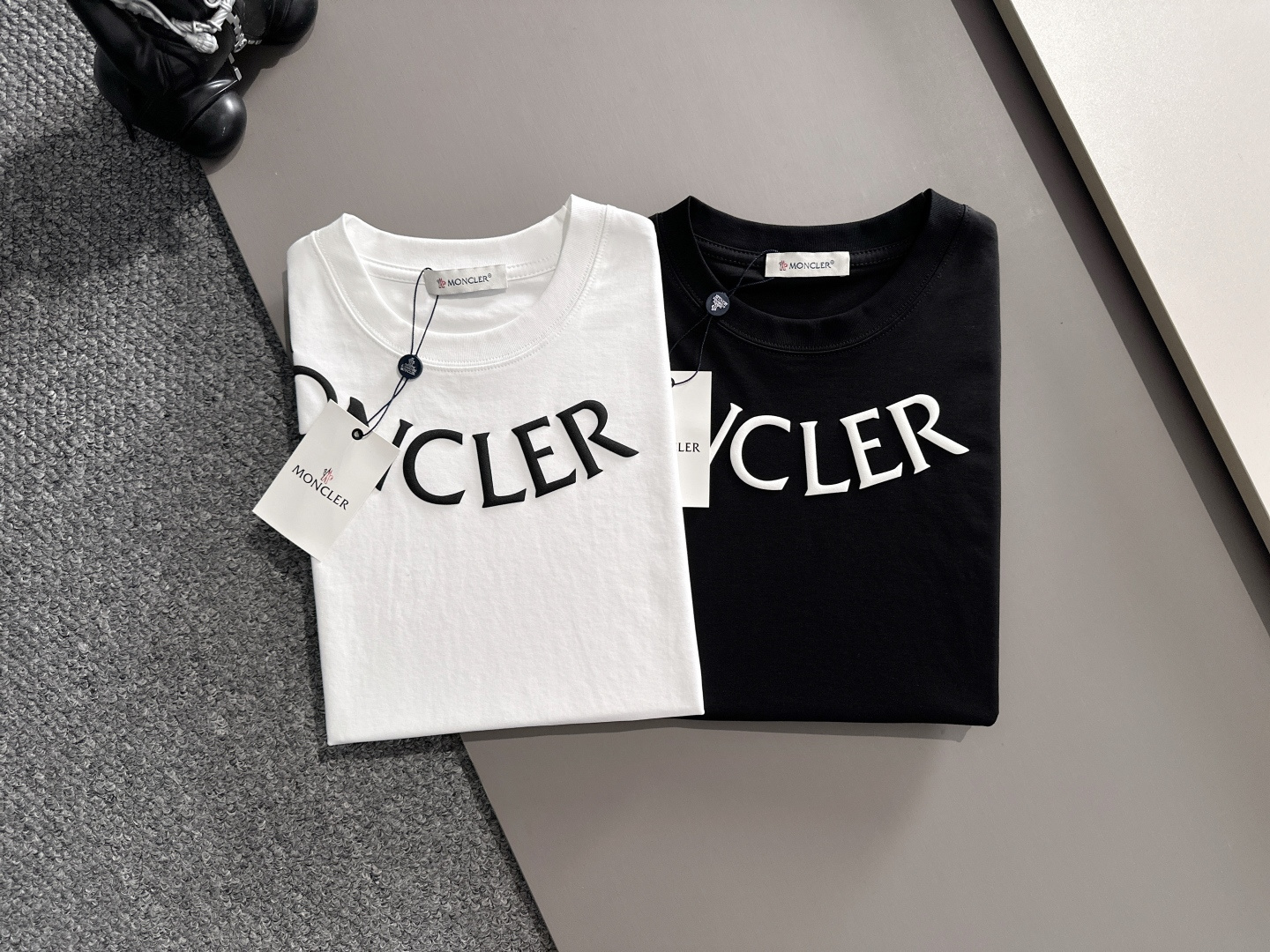 NO:448089,Moncler/Shirt New Spring and Summer New Products, Complete Three Standards, Mercerized Cotton Short-Sleeved T-shirt, Three-dimensional Foaming Technology, Don’t need to introduce too much good products, look at the details, Counter code M-XXXL 175/Suggestions, L, Moncler, T-shirt,tees, t-shirt,alexander wang19860909Moncler/蒙口 春夏新品 三标齐全 丝光棉短袖T恤 立体发泡工艺 好货不用过多介绍 看细节 专柜码数M-XXXL 175/建议L,,Moncler,T-shirt,tees，t-shirt,alexander wang,Men's clothing