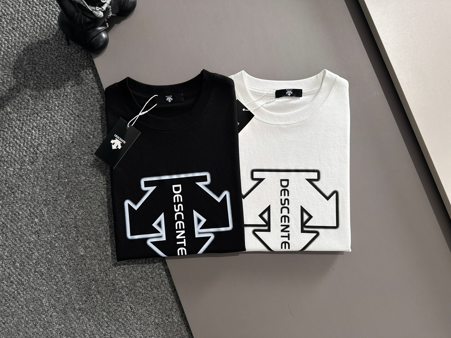NO:448088,DES/Disante Spring and summer new products, complete three standards, mercerized cotton short-sleeved T-shirt, three-dimensional glue-drop process, good products do not need to be introduced too much, look at the details, counter code M-XXXL 175/Suggestions L,, T-shirt,tees, t-shirt,alexander wang19860909DES/迪桑特 春夏新品 三标齐全 丝光棉短袖T恤 立体滴胶工艺 好货不用过多介绍 看细节 专柜码数M-XXXL 175/建议L,,T-shirt,tees，t-shirt,alexander wang,Men's clothing