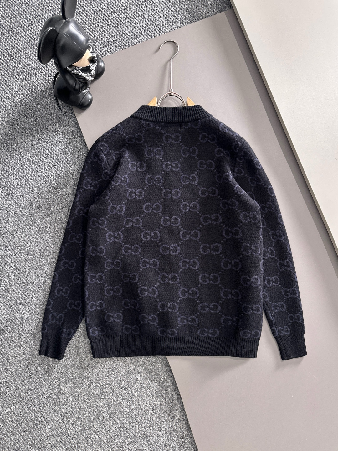 gucci 2025秋冬新款拉链开衫羊毛毛衣 高品质意大利进口羊毛混纺面料，高密度针织，时尚百搭毛衣，帅