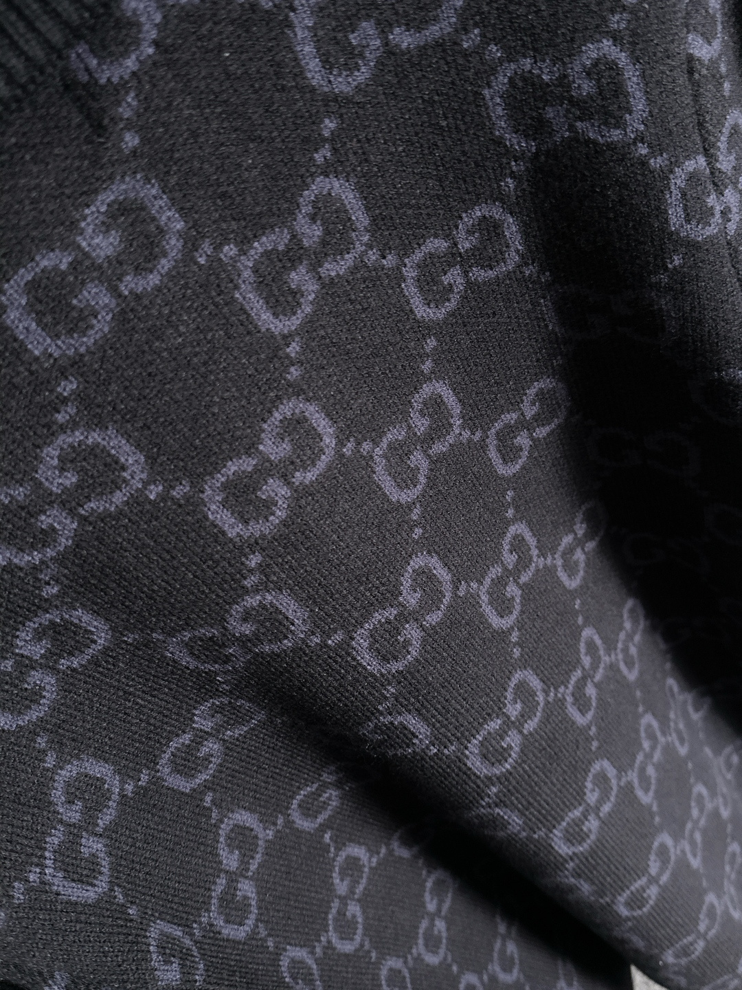 gucci 2025秋冬新款拉链开衫羊毛毛衣 高品质意大利进口羊毛混纺面料，高密度针织，时尚百搭毛衣，帅