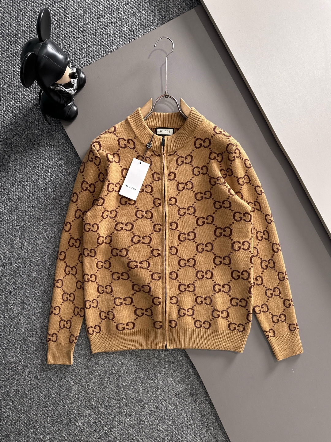 gucci 2025秋冬新款拉链开衫羊毛毛衣 高品质意大利进口羊毛混纺面料，高密度针织，时尚百搭毛衣，帅