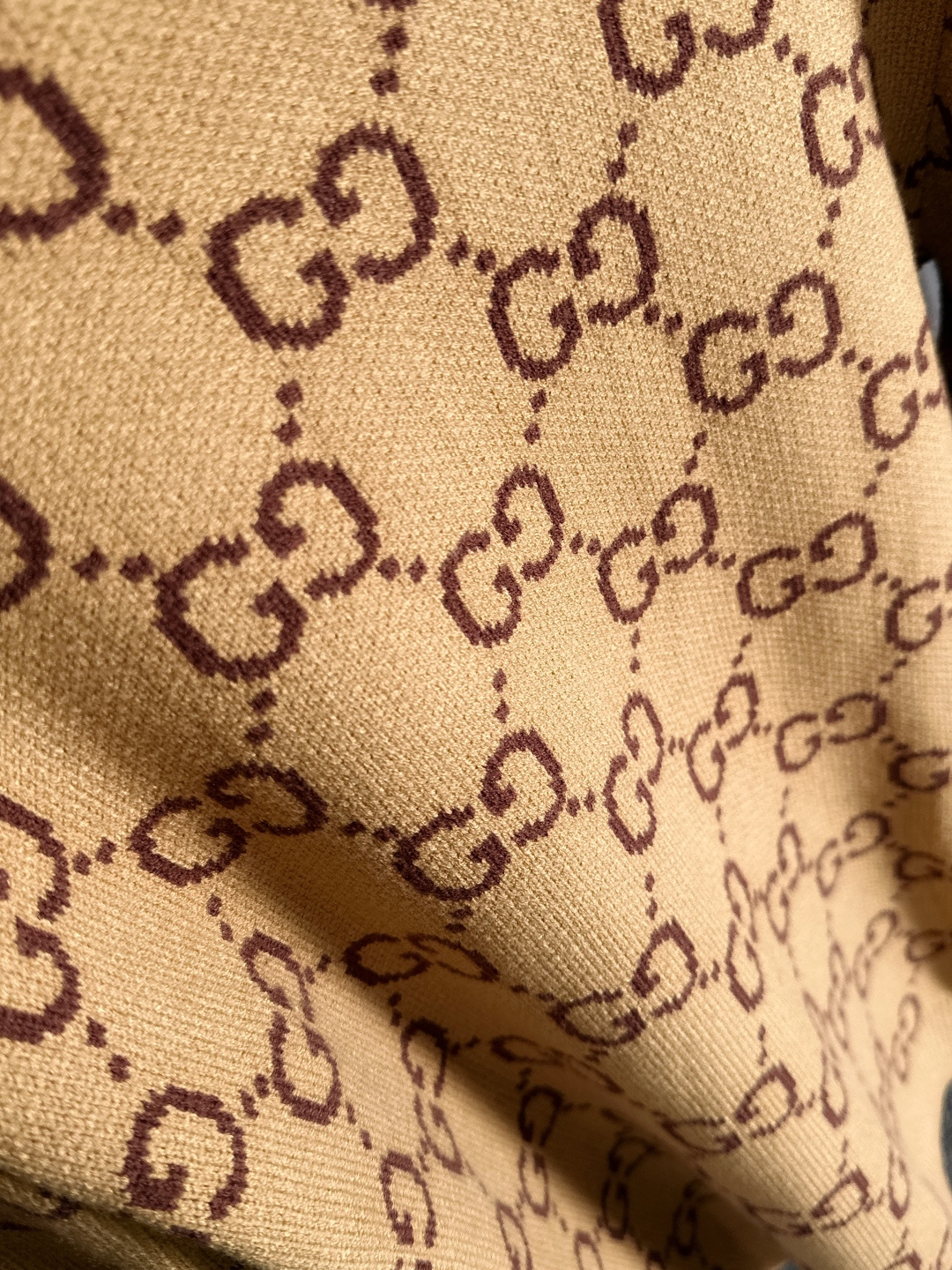 gucci 2025秋冬新款拉链开衫羊毛毛衣 高品质意大利进口羊毛混纺面料，高密度针织，时尚百搭毛衣，帅