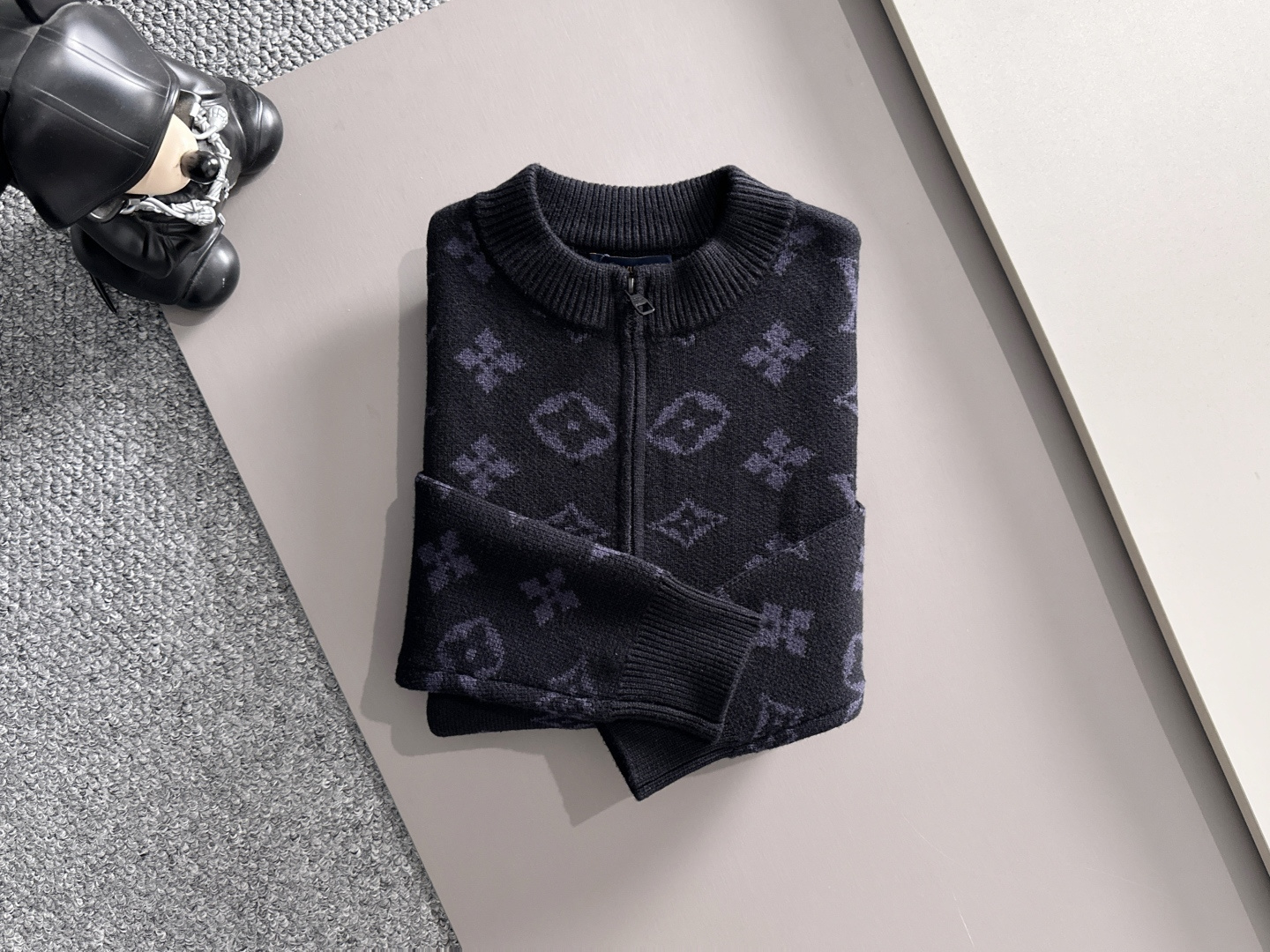 gucci 2025秋冬新款拉链开衫羊毛毛衣 高品质意大利进口羊毛混纺面料，高密度针织，时尚百搭毛衣，帅