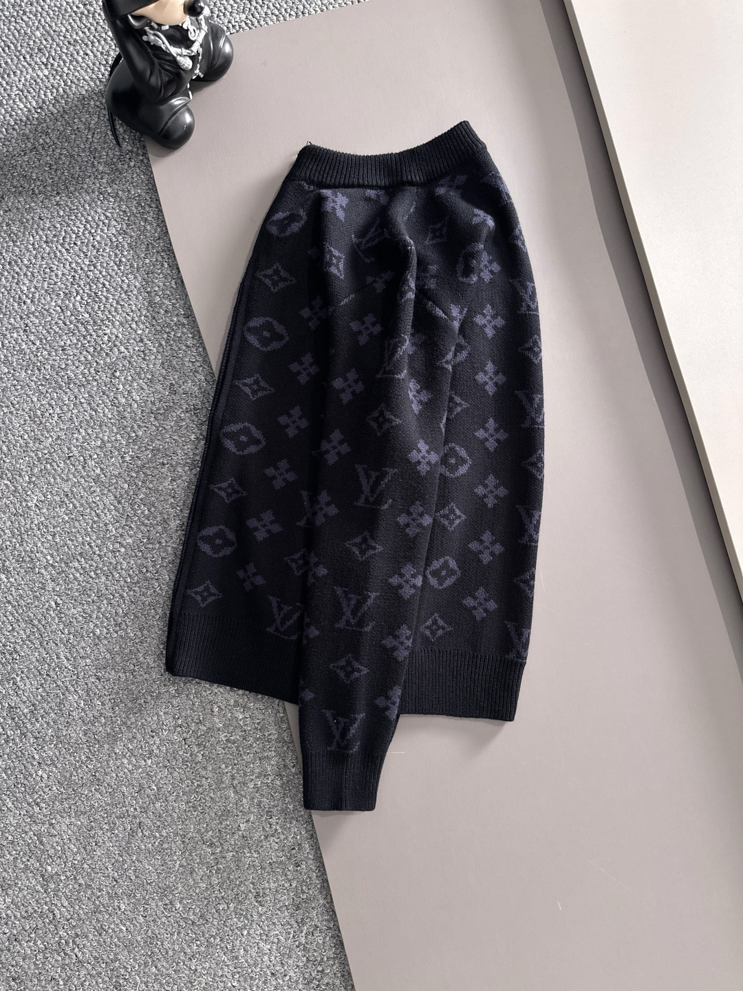 gucci 2025秋冬新款拉链开衫羊毛毛衣 高品质意大利进口羊毛混纺面料，高密度针织，时尚百搭毛衣，帅