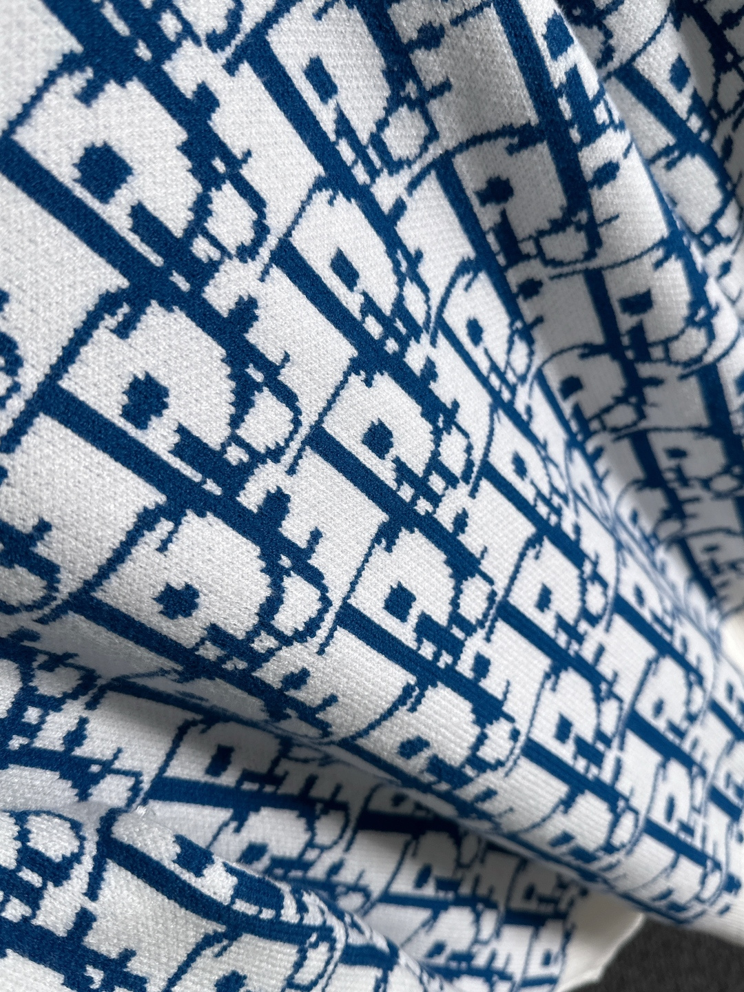 dior 2025秋冬新款拉链开衫羊毛毛衣 高品质意大利进口羊毛混纺面料，高密度针织，时尚百搭毛衣，帅气