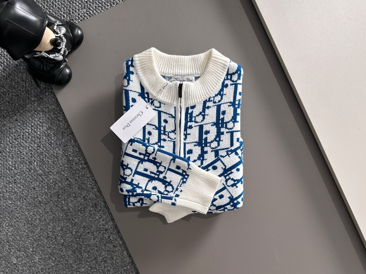 dior 2025秋冬新款拉链开衫羊毛毛衣 高品质意大利进口羊毛混纺面料，高密度针织，时尚百搭毛衣，帅气