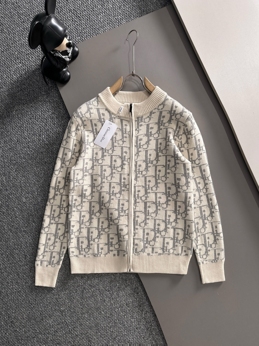 dior 2025秋冬新款拉链开衫羊毛毛衣 高品质意大利进口羊毛混纺面料，高密度针织，时尚百搭毛衣，帅气