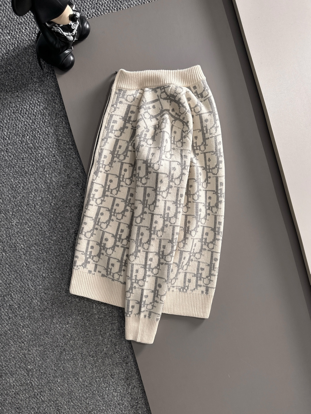 dior 2025秋冬新款拉链开衫羊毛毛衣 高品质意大利进口羊毛混纺面料，高密度针织，时尚百搭毛衣，帅气