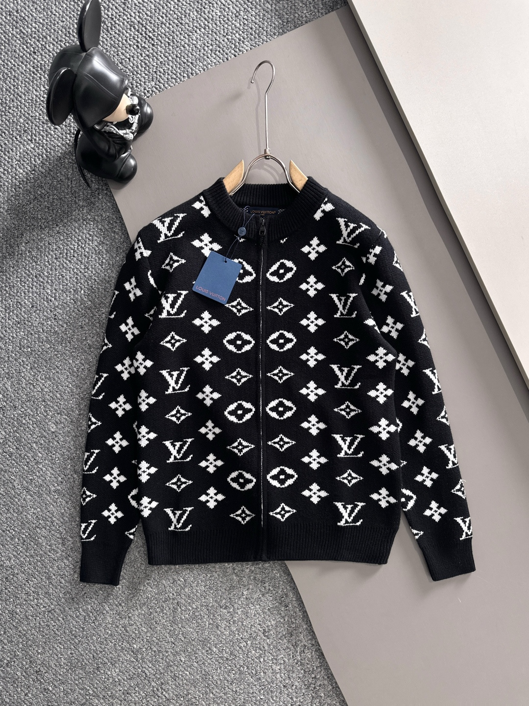 gucci 2025秋冬新款拉链开衫羊毛毛衣 高品质意大利进口羊毛混纺面料，高密度针织，时尚百搭毛衣，帅