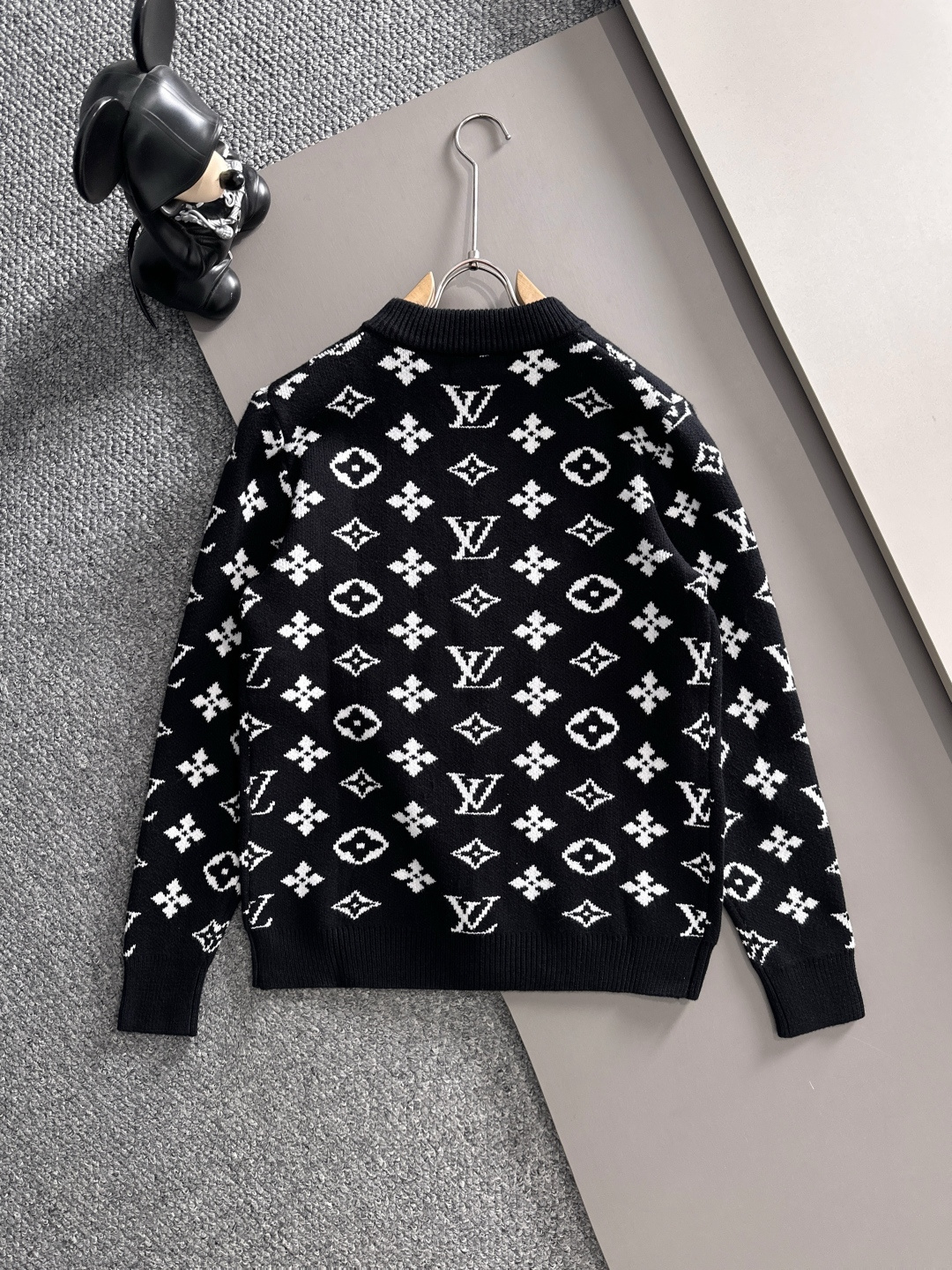 gucci 2025秋冬新款拉链开衫羊毛毛衣 高品质意大利进口羊毛混纺面料，高密度针织，时尚百搭毛衣，帅