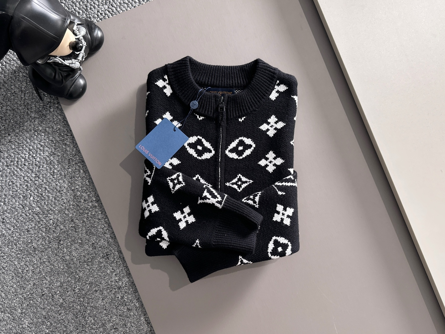 gucci 2025秋冬新款拉链开衫羊毛毛衣 高品质意大利进口羊毛混纺面料，高密度针织，时尚百搭毛衣，帅