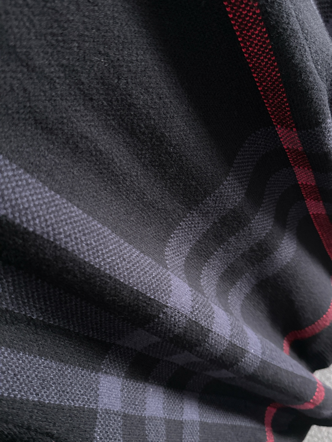 Burberry 2025秋冬新款拉链开衫羊毛毛衣 高品质意大利进口羊毛混纺面料，高密度针织，时尚百搭毛