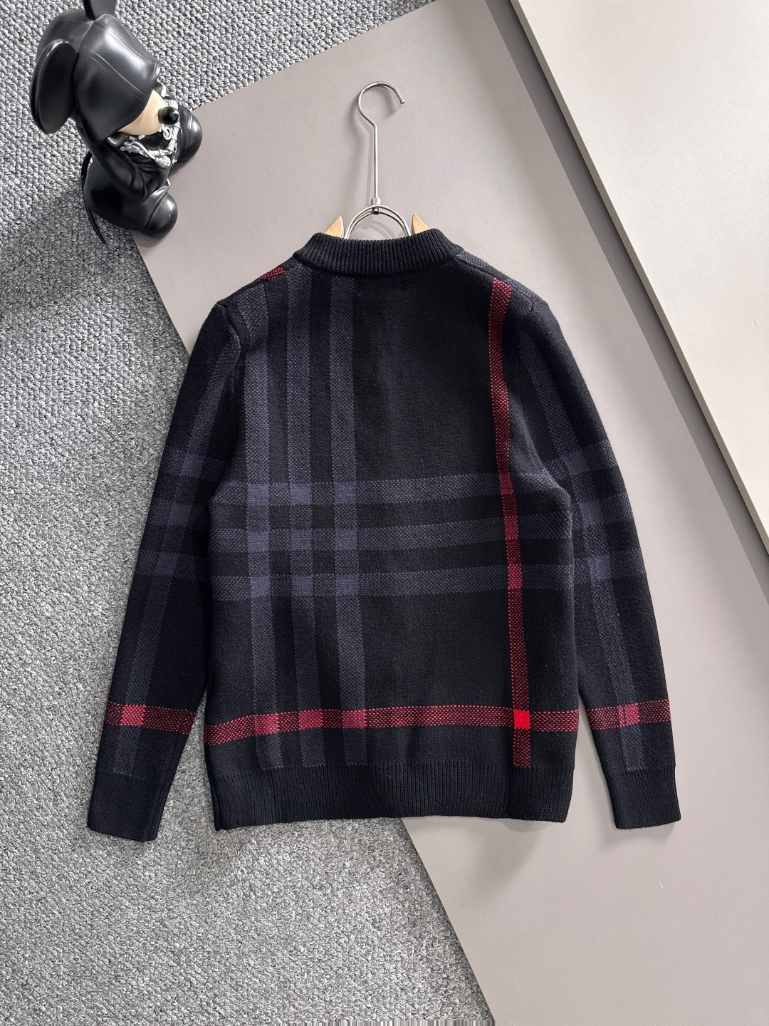 Burberry 2025秋冬新款拉链开衫羊毛毛衣 高品质意大利进口羊毛混纺面料，高密度针织，时尚百搭毛