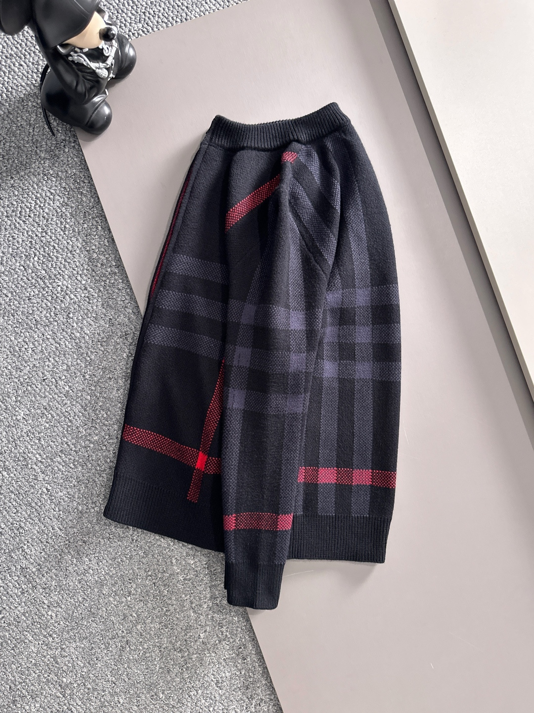 Burberry 2025秋冬新款拉链开衫羊毛毛衣 高品质意大利进口羊毛混纺面料，高密度针织，时尚百搭毛