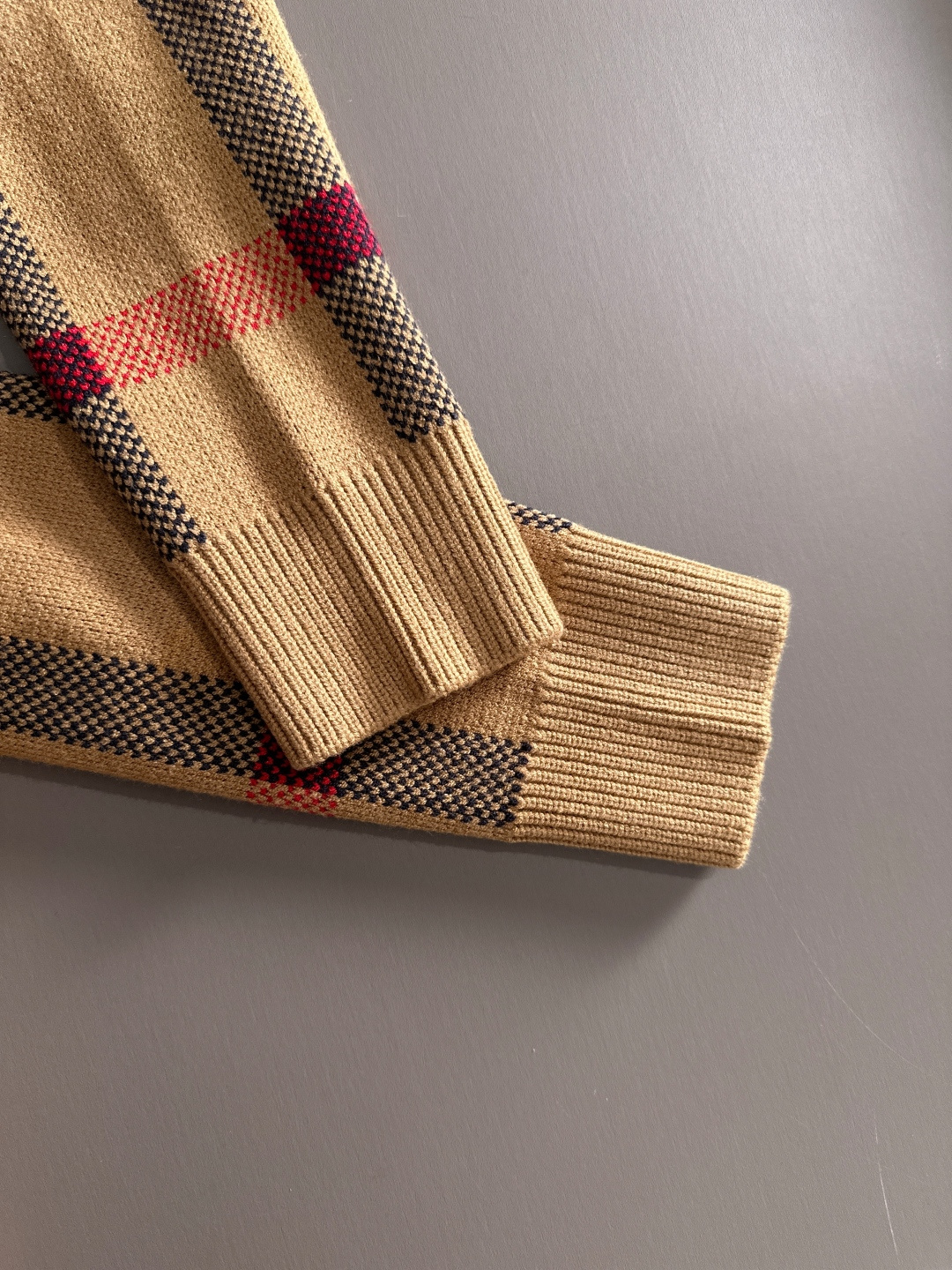 Burberry 2025秋冬新款拉链开衫羊毛毛衣 高品质意大利进口羊毛混纺面料，高密度针织，时尚百搭毛