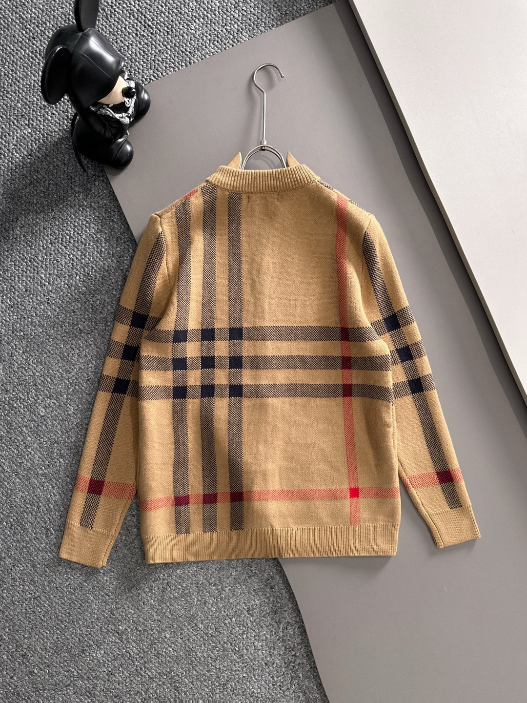 Burberry 2025秋冬新款拉链开衫羊毛毛衣 高品质意大利进口羊毛混纺面料，高密度针织，时尚百搭毛