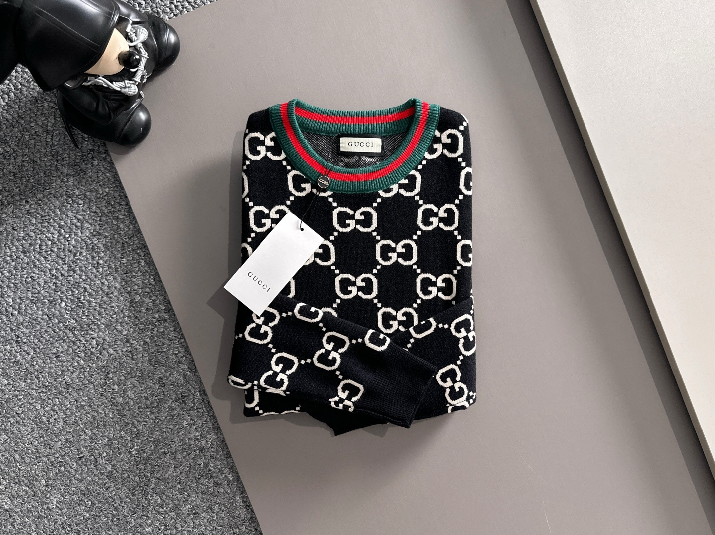 gucci 2025秋冬新款羊毛毛衣 高品质意大利进口羊毛混纺面料，高密度针织，时尚百搭毛衣，帅气十足。