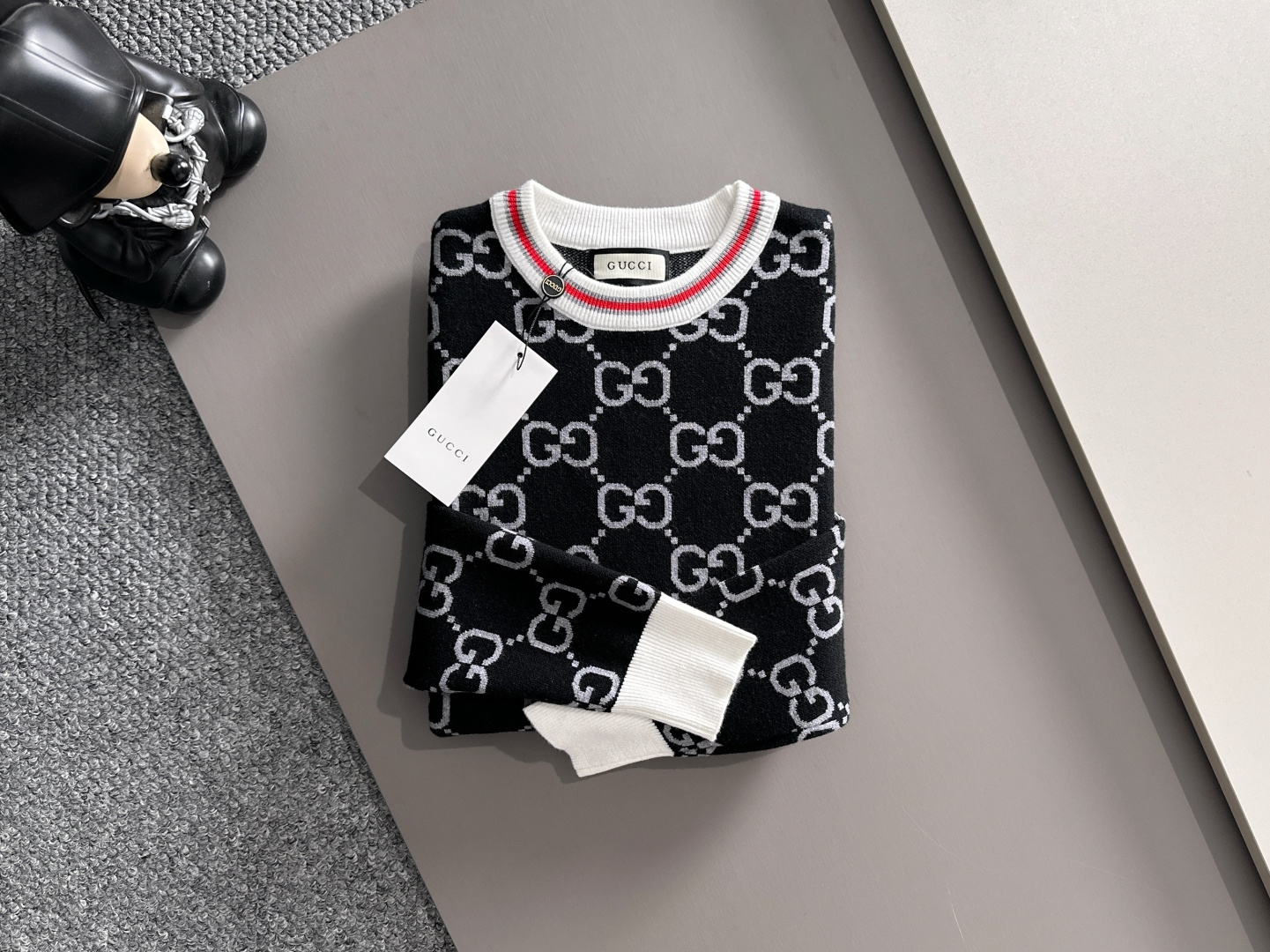 gucci 2025秋冬新款羊毛毛衣 高品质意大利进口羊毛混纺面料，高密度针织，时尚百搭毛衣，帅气十足。