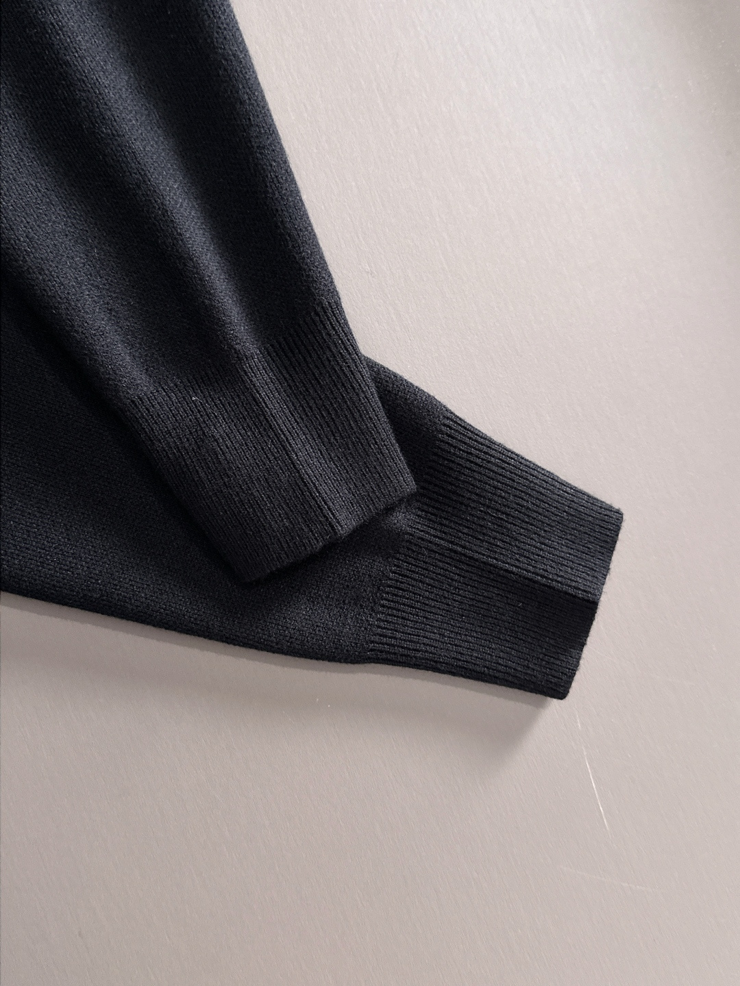 ARC'TERYX 2025秋冬新款羊毛毛衣 高品质意大利进口羊毛混纺面料，高密度针织，时尚百搭毛衣，帅