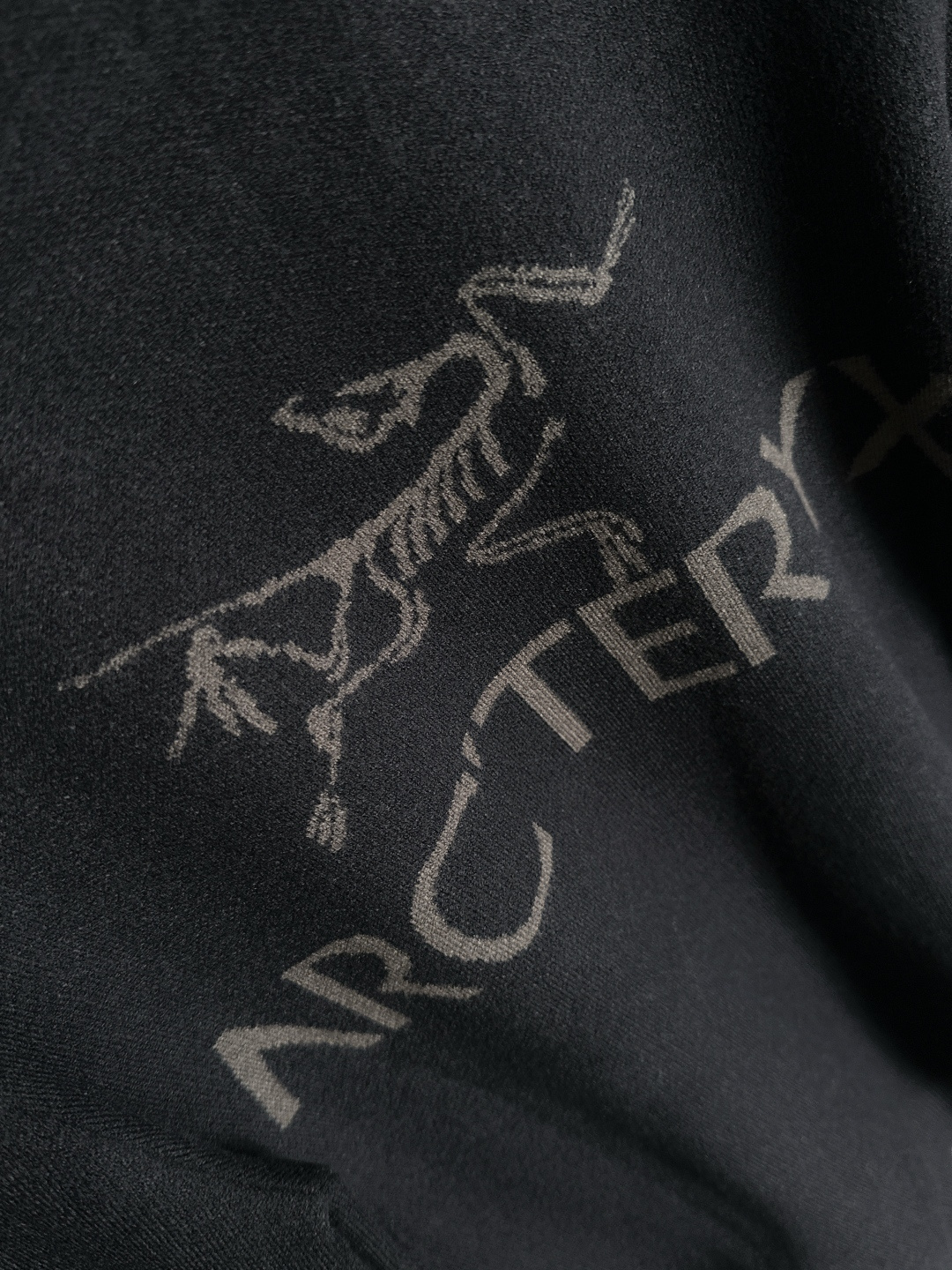 ARC'TERYX 2025秋冬新款羊毛毛衣 高品质意大利进口羊毛混纺面料，高密度针织，时尚百搭毛衣，帅