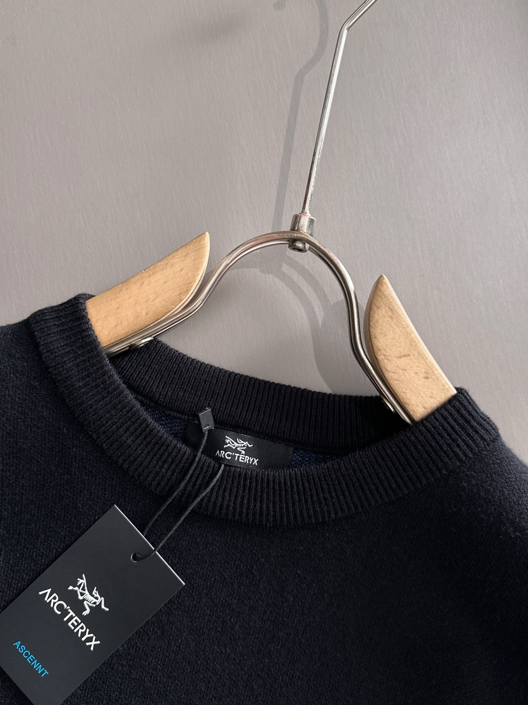 ARC'TERYX 2025秋冬新款羊毛毛衣 高品质意大利进口羊毛混纺面料，高密度针织，时尚百搭毛衣，帅