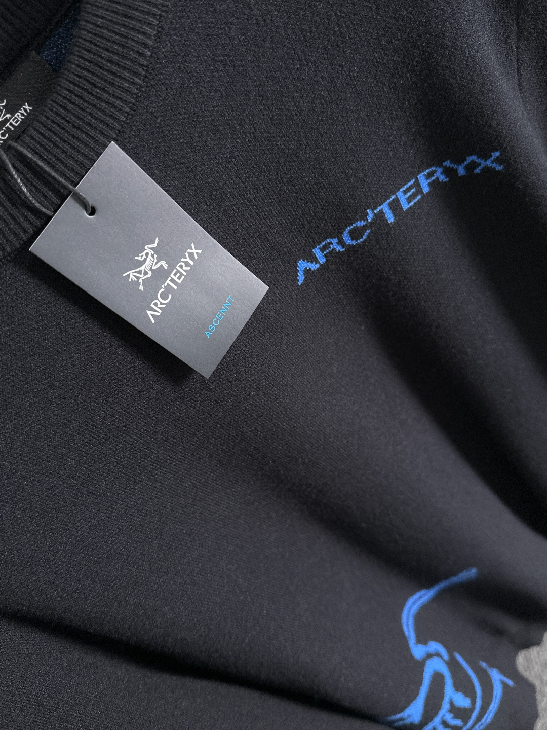 ARC'TERYX 2025秋冬新款羊毛毛衣 高品质意大利进口羊毛混纺面料，高密度针织，时尚百搭毛衣，帅