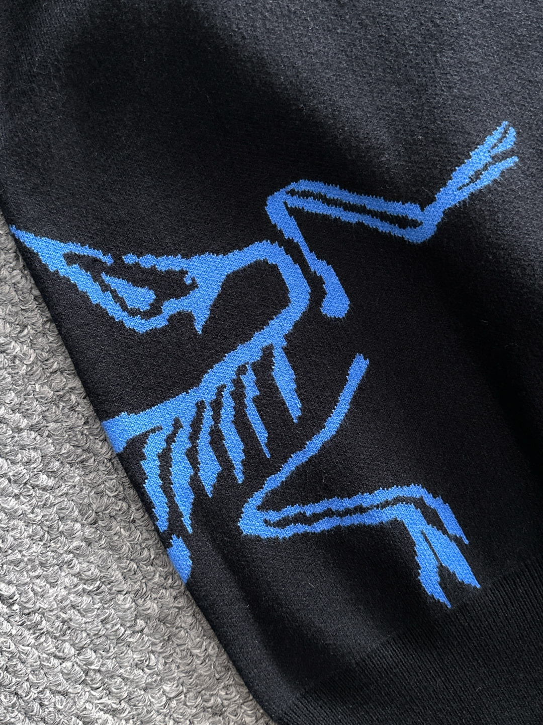 ARC'TERYX 2025秋冬新款羊毛毛衣 高品质意大利进口羊毛混纺面料，高密度针织，时尚百搭毛衣，帅