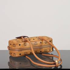 ®全新升级®官网同步 MCM Ella Leather Trim 肩背包/法棍包 ·CP独家出品|干邑色 这款Aren肩 ®全新升级®官网同步 MCM Ella Leather Trim 肩背包/法棍包 ·CP独家出品|干邑色 这款Aren肩